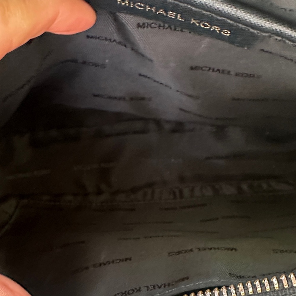 Michael Kors Black Crossbody with Gold Chain in Great Condition! - Picture 7 of 7